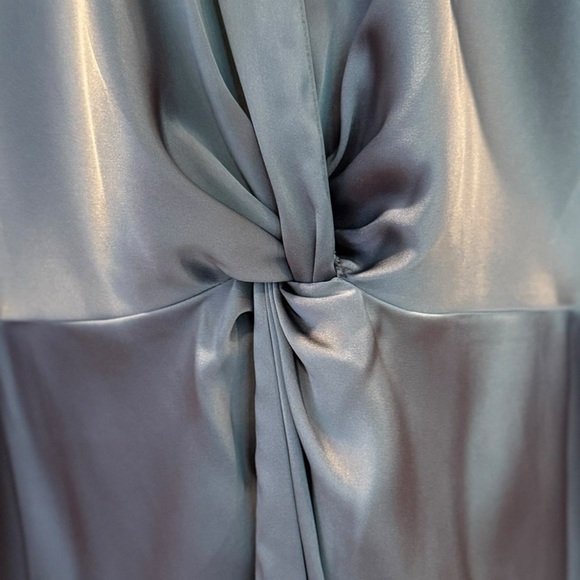 Theory Twist Blouse in Satin Blue Frost V Neck Long Sleeve Medium NWOT - Picture 8 of 12